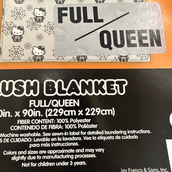 - Hello Kitty Halloween Skeleton Blanket Queen - Picture 3 of 3